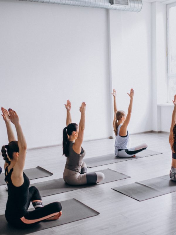 yoga-group-classes-inside-gym